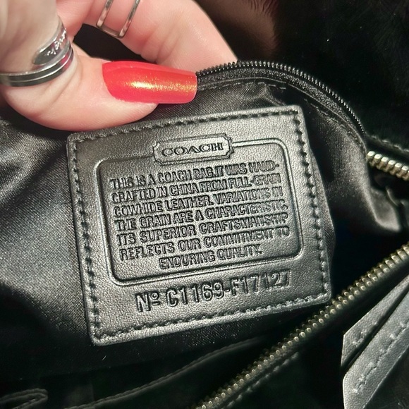 2011 Coach Frosted Black Patent Leather Inlaid Signature C EUC! - Picture 10 of 12